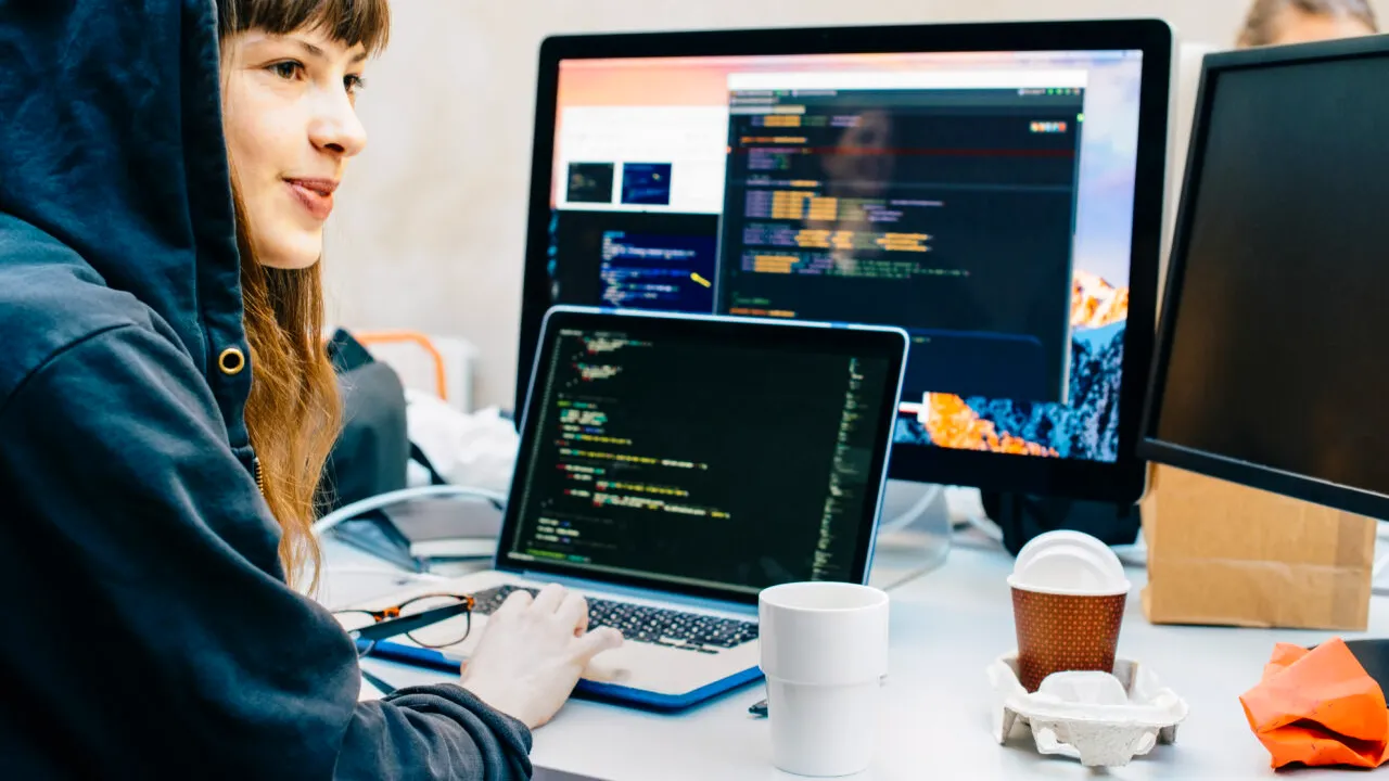 Atenție la o nouă campanie de phishing care vizează platforme de rezervări online și oferte de vacanță! Sfaturi pentru a evita atacatorii