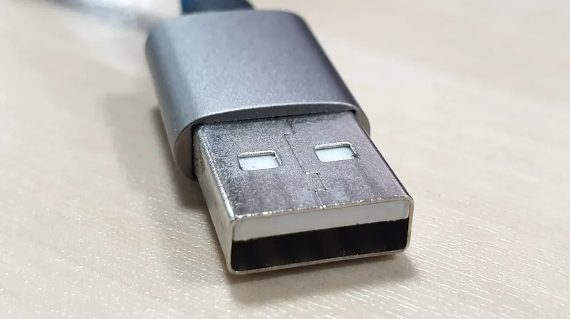 Cum faci diferența între un cablu USB de încărcare și unul care permite și transferul de date
