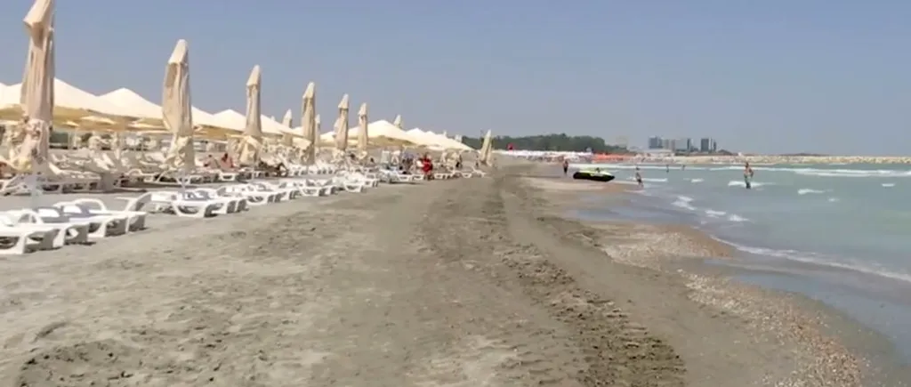 Stațiunea de pe litoral în care turiștii fac plajă printre șantiere. Specialiștii le recomandă să NU intre în apă