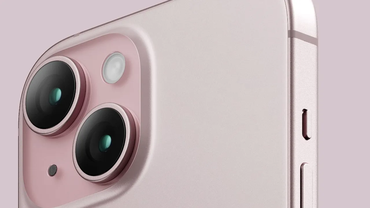 (P) 5 motive pentru care mulți aleg iPhone 15