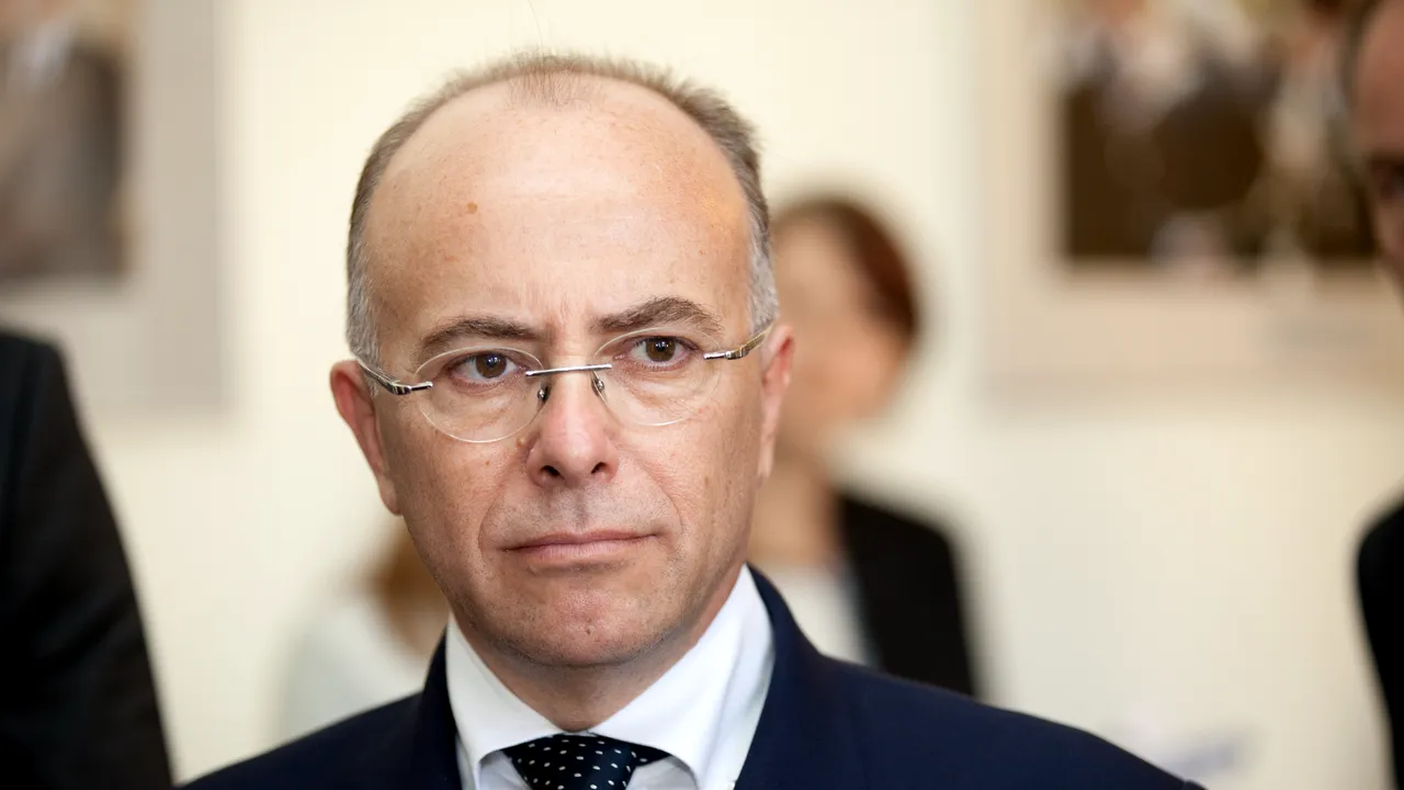 Bernard Cazeneuve va fi noul premier al Franței