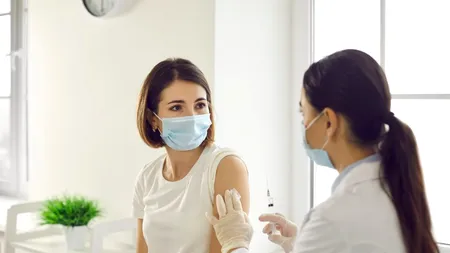 Peste 10.000 de persoane vaccinate anti-COVID-19 în România!