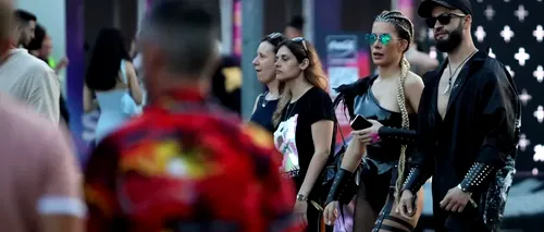 EXCLUSIV | Spectatorii de la sectorul VIP al festivalului Saga s-au drogat în fața polițiștilor. „Trăgeau pe nas în văzul tuturor”