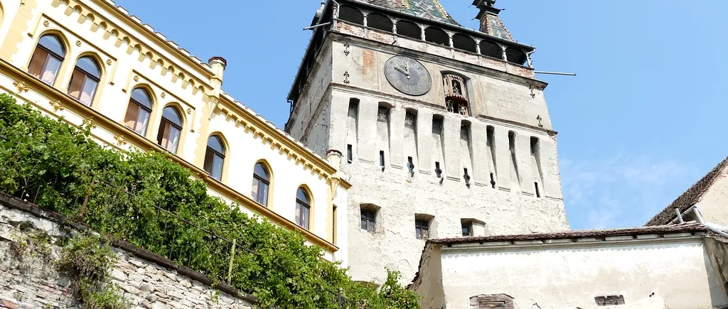 Un impresionant monument istoric din România intră în renovare. Clădirea, aflată în ruina, readusă la viață ca simbol al unui oraș medieval