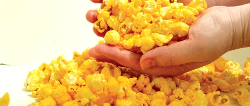 Pericolul pe care îl ascunde consumul de popcorn