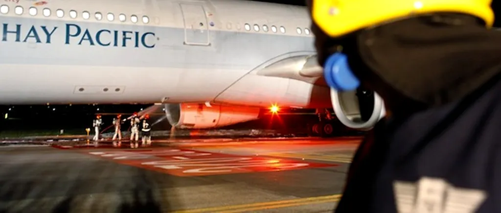 Un avion Cathay Pacific a aterizat de urgență în Indonezia după ce un motor a luat foc