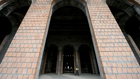 Care este stadiul lucrărilor la Catedrala Mântuirii Neamului: 800 de muncitori lucrează în trei schimburi ca să termine cea mai mare biserică din România. FOTO