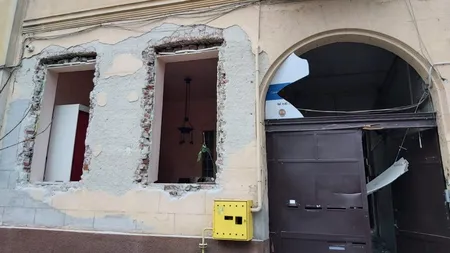 Un bărbat din Arad a suferit răni la brațe și la față, după o explozie care s-a produs în baia locuinței sale  (VIDEO)