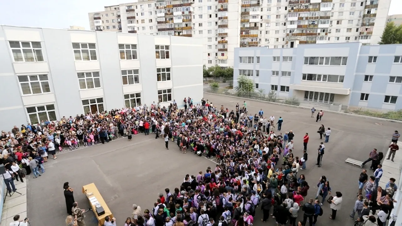 Elevii și studenții cer șase la sută din PIB pentru educație