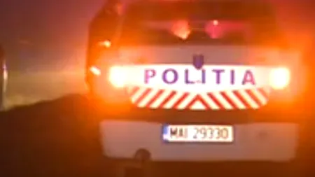 Un microbuz a derapat și s-a răsturnat într-un șanț. Nouă persoane au fost rănite