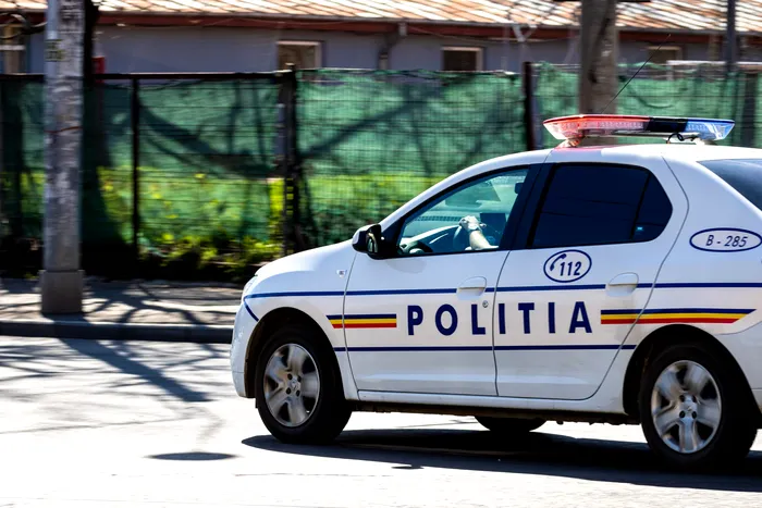 Fost ofițer SRI, în arest preventiv după ce a fost prins băut la volan și a lovit o mașină parcată, în Vaslui. Polițiștii i-au depistat o alcoolemie record