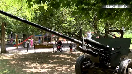 Jucați-vă pe tunuri! Un cadou pentru cei mici din partea generalului Onțanu, primarul sectorului 2. Un bunic: „Mă mir că nu pun și niște Kalașnikov-uri