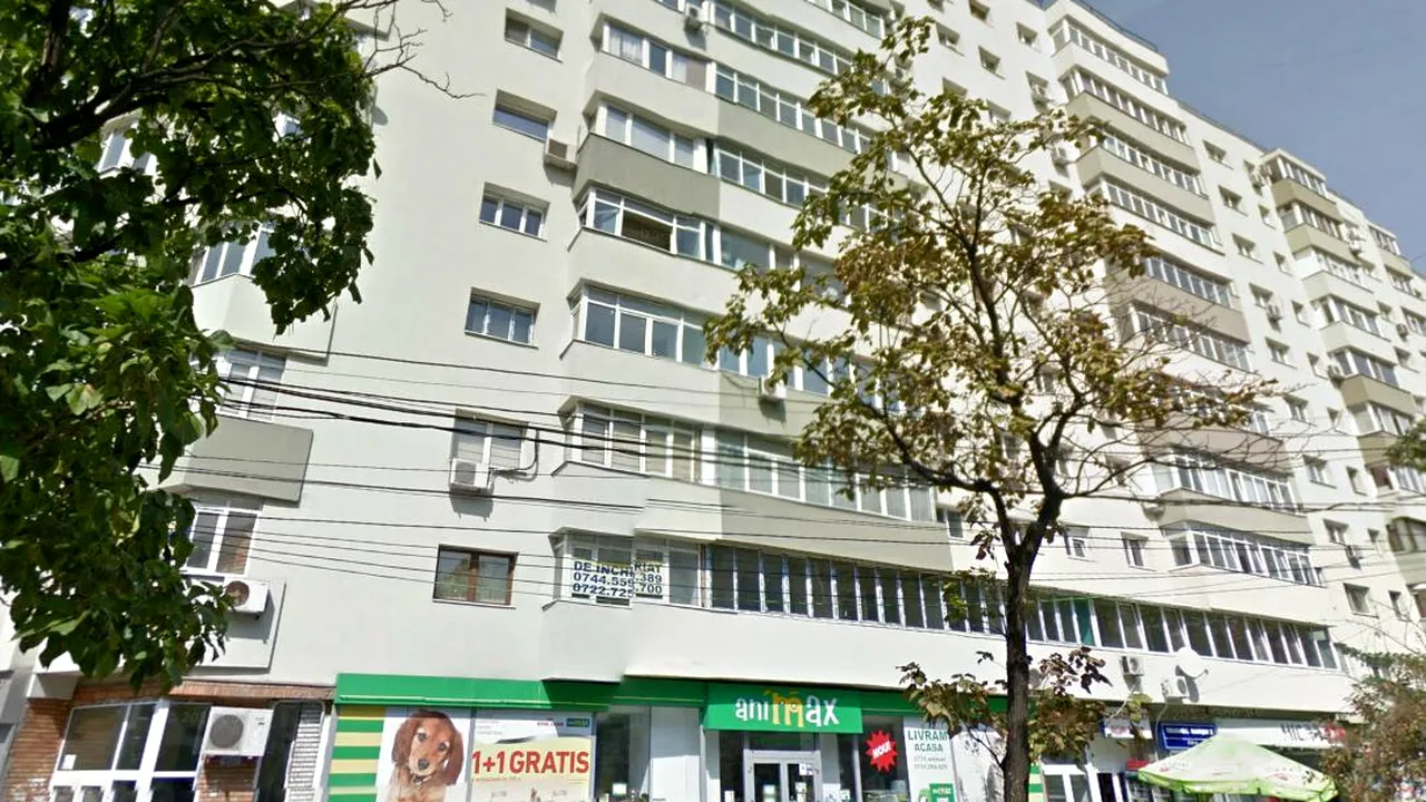 Pe ușile unor blocuri din București a apărut un anunț semnat Apa Nova. Compania a reacționat imediat