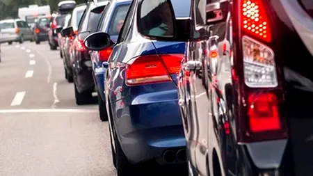 Traficul pe DN 1, îngreunat pe sensul de urcare spre munte. Mii de turiști se îndreaptă către stațiuni