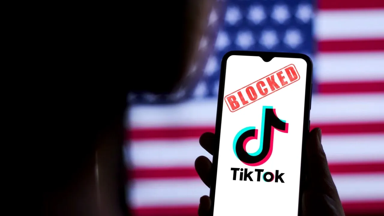După televiziuni și site-uri, Moldova BLOCHEAZĂ sute de conturi de TikTok. Acțiunea are loc în prag de alegeri