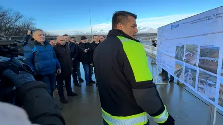 Premierul Ilie Bolojan a mers în Bihor pentru a inspecta lucrările la autostradă, alături de șefii CNAIR și CNIR