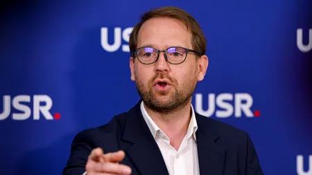 Dominic Fritz susține că ”nu există niciun motiv ca Ilie Bolojan să demisioneze”: USR va rămâne alături de premierul în funcție în această luptă
