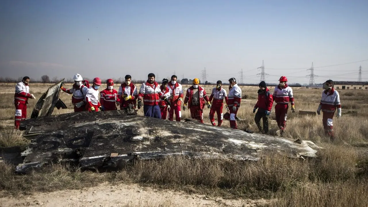 VIDEO Primele secunde după prăbușirea avionului Boeing în Iran au fost surprinse de camerele de supraveghere 