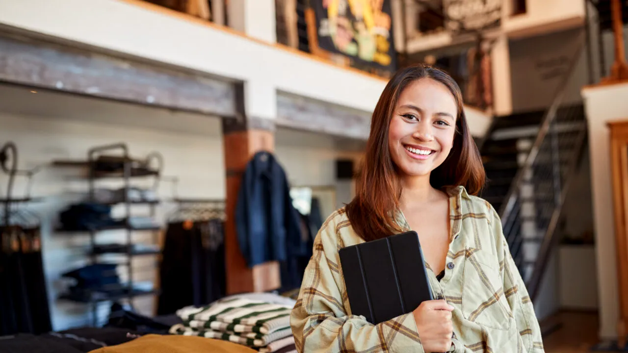 Ce trebuie să faci dacă vrei să îți deschizi un MAGAZIN în România. Documentele și banii de care ai nevoie