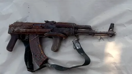 S-a aflat cine a găsit arma furată acum patru luni din unitatea militară din Mamaia Sat: „A dat cu piciorul şi a observat cureaua”