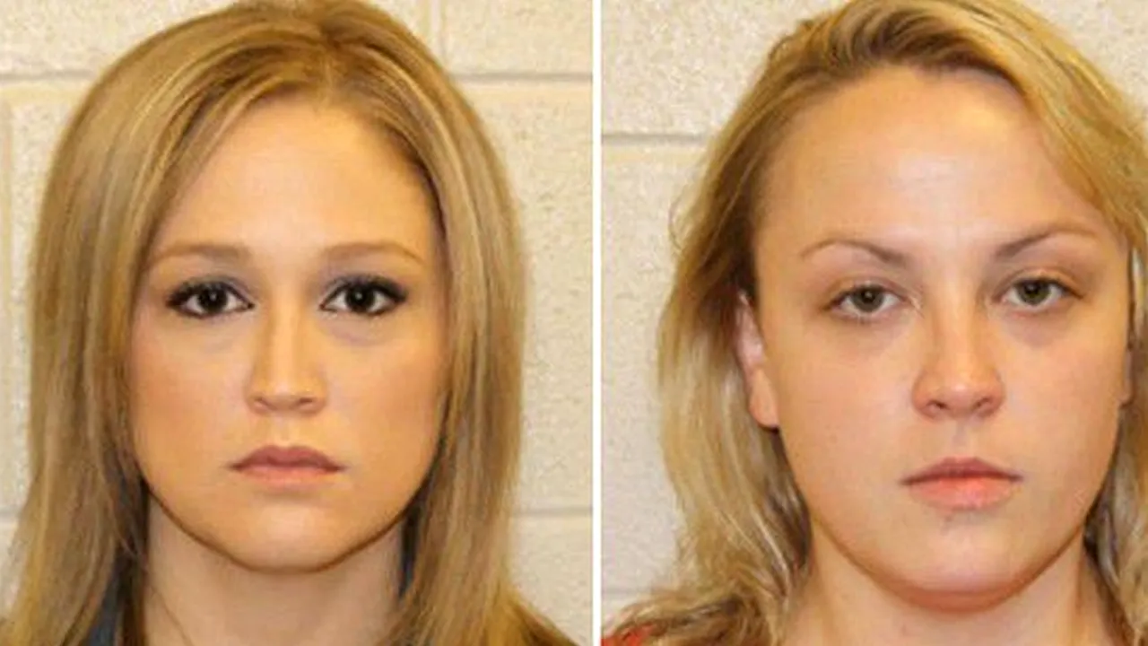 Ce riscă două profesoare din Louisiana care au profitat de un elev. Elevul a înregistrat totul ca să le arate colegilor