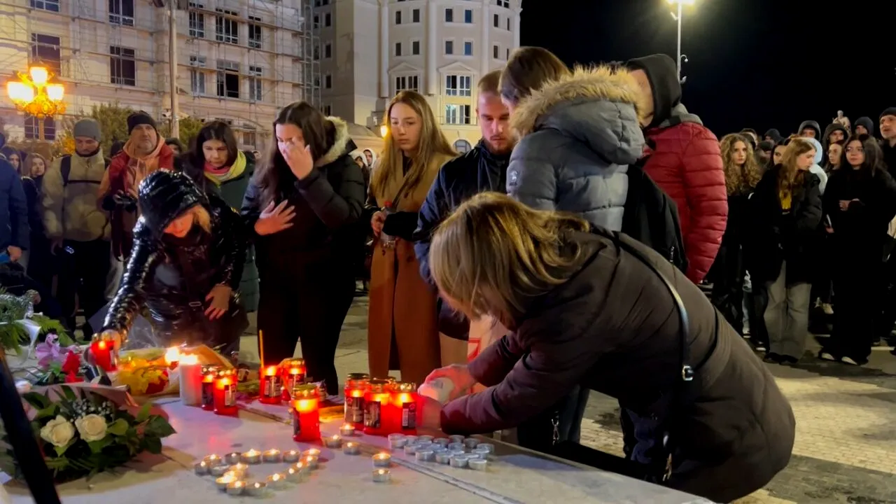 Tinerii care au MURIT în incendiul tragic din Macedonia vor fi înmormântați joi. Proteste în toată țara: 