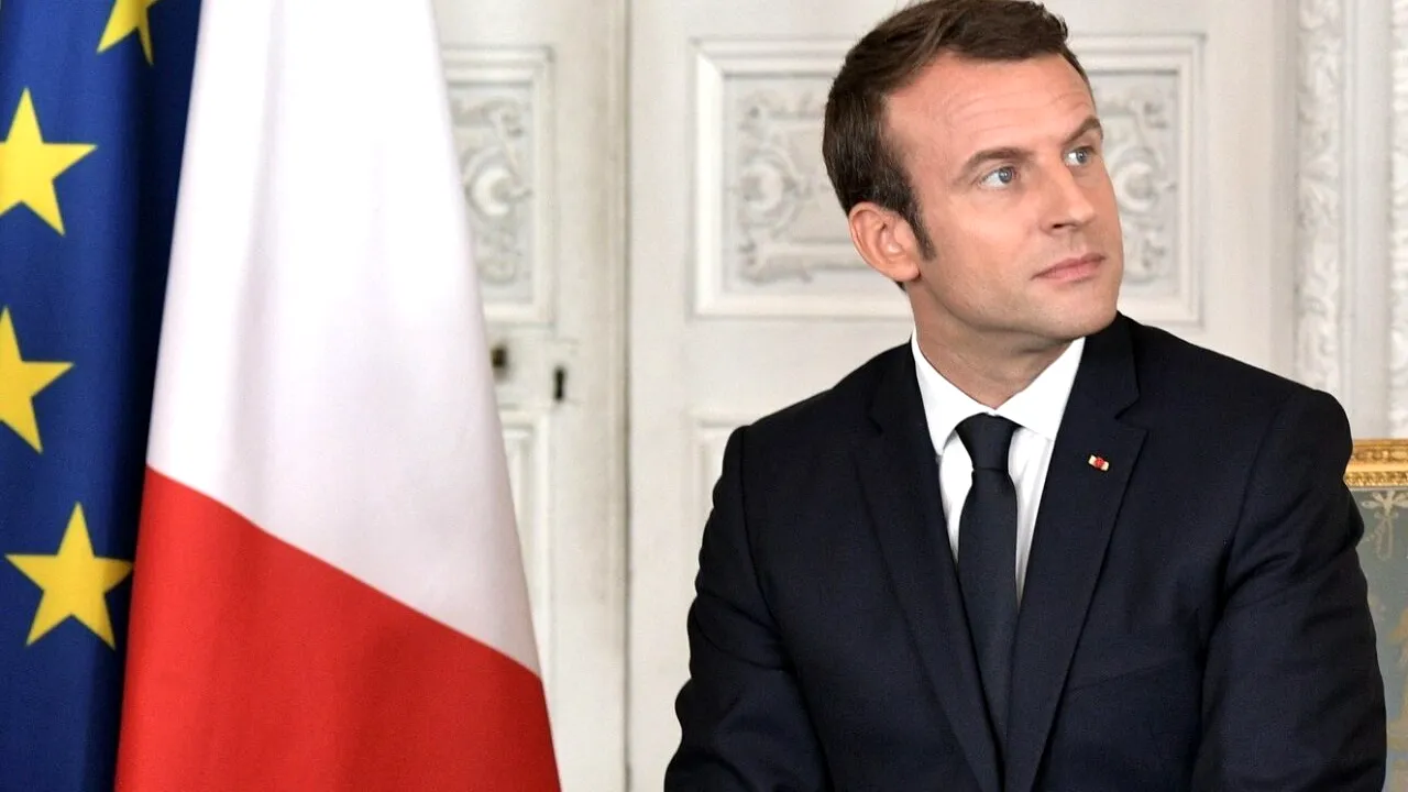 Macron a primit un vârf de deget tăiat, la Élysée. Poliția a deschis o anchetă
