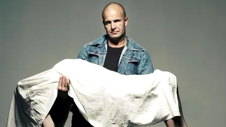 Un artist islandez caută un om pe moarte care să accepte să-și împrumute trupul imediat după deces