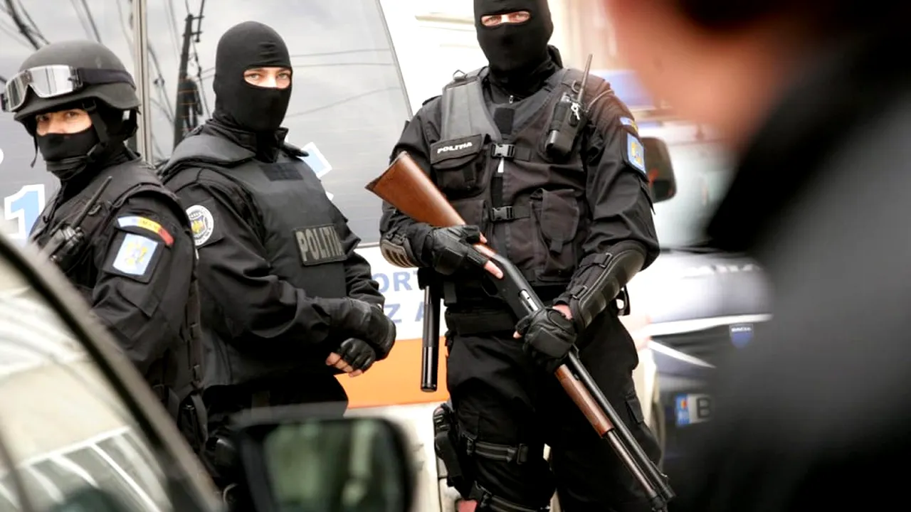 Scandal de Rusalii, la Toplița. 11 persoane, luate pe sus de „mascați”