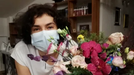Andreea Moldovan, așteptată cu flori la Spitalul de Boli Infecțioase din Brașov (FOTO)