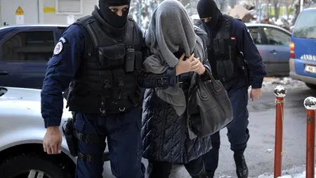 Cine este profesoara de la o universitate din București, acuzată că fura din gențile studenților
