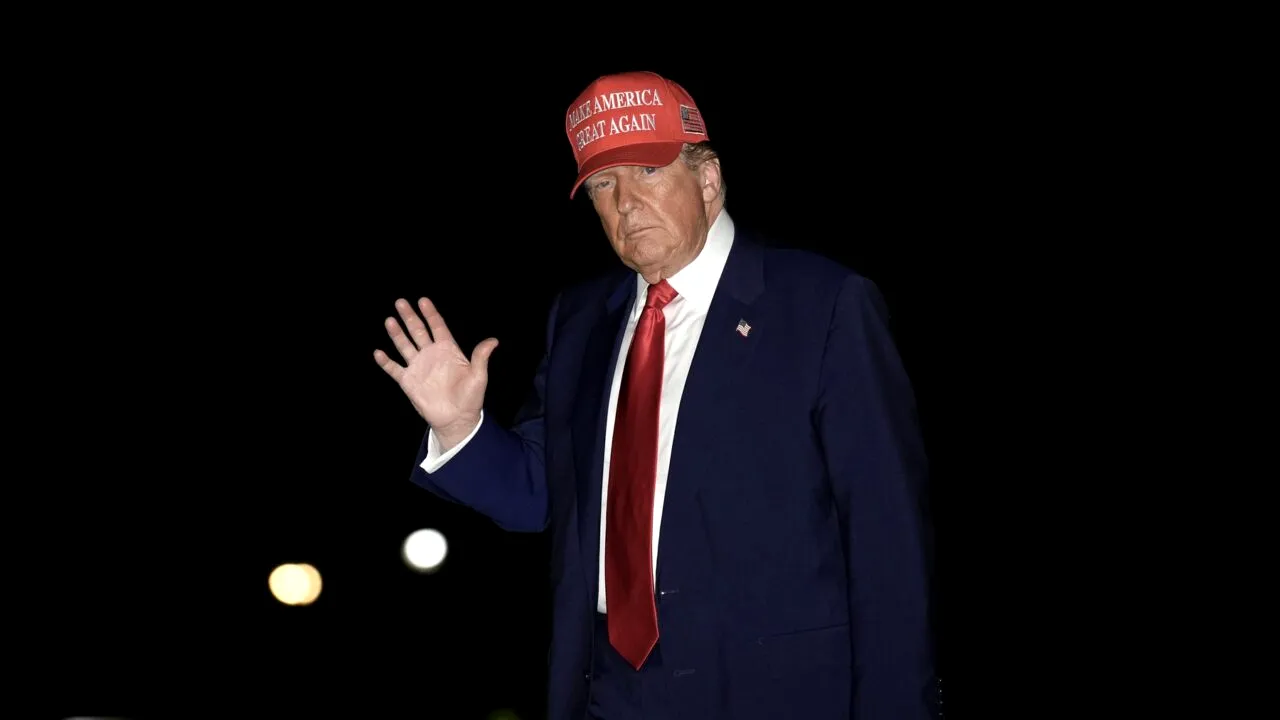 Trump îi atribuie lui BIDEN rezultatele economice slabe, pe fondul riscurilor recesiunii /„Aveți răbdare!”