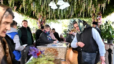 Pelerinajul de la Sfânta Parascheva, surprins cu drona. Cum se vede, de sus, coada kilometrică pentru închinarea la moaște