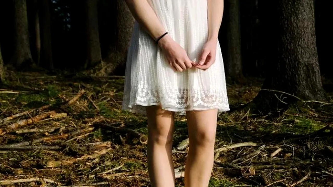 Tânără de 18 ani din Dolj, răpită de doi bărbați care au băgat-o cu forța în mașină!