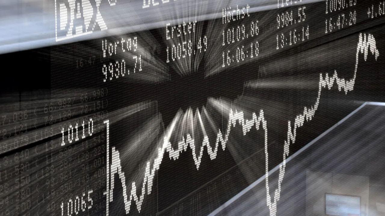 Marile minciuni care au marcat ultimul secol: De la Revoluția comunistă la criza financiară globală