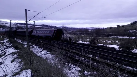 Două trenuri AU DERAIAT în Hunedoara și Caraș-Severin. Călătorii sunt TRANSBORDAȚI cu autobuzele