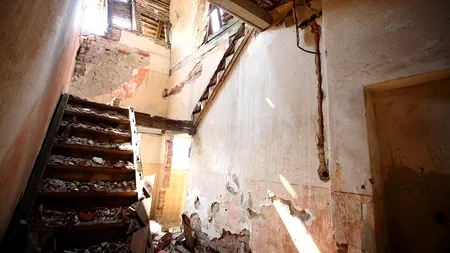 Au căutat-o în pereți luni de zile, fără a-și da seama că e în fața lor. Unde era ascunsă FABULOASA COMOARĂ din Râfov-Prahova. VIDEO