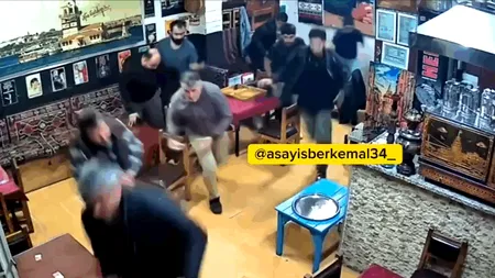 Momentul în care cetățenii turci au simțit CUTREMURUL în Istanbul. Oamenii fug panicați din cafenea