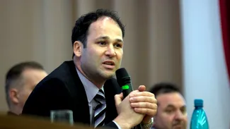 Academia de Poliție cere să i se retragă titlul de doctor lui Robert Negoiță. „Regret că m-am lăsat tentat de această modă”