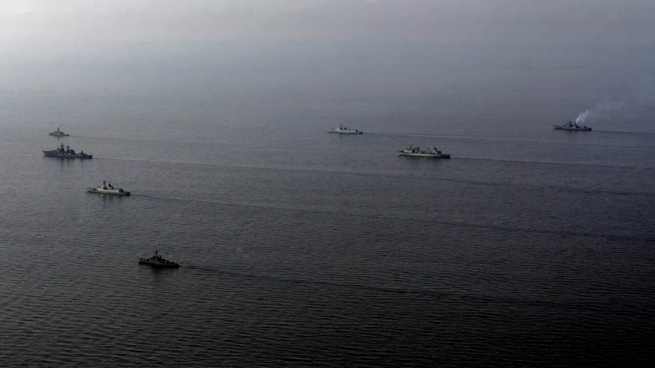 COLIZIUNE între două nave, chineză și filipineză, în Marea Chinei de Sud/„A intrat în mod deliberat”