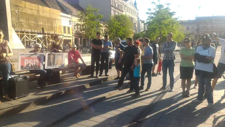 Protest în Cluj-Napoca: Peste 100 de persoane cer demisia premierului Viorica Dăncilă. VIDEO și FOTO