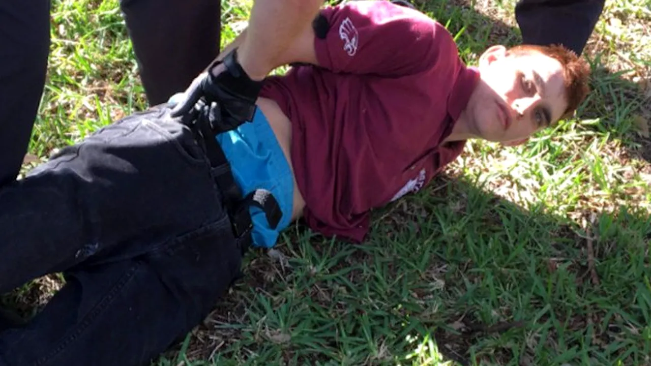 Informația pe care FBI a ignorat-o în cazul atacatorului care a  ucis 17 persoane într-un liceu din Florida