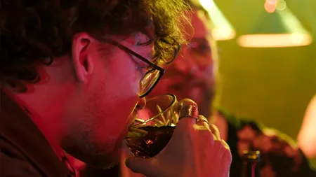 După o ceartă cu fosta soție, Ovidiu din Iași a dat pe gât 300 ml de coniac, de nervi. Ce s-a întâmplat după doar 5 minute