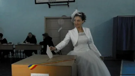De la nuntă, direct la secția de votare pentru alegerile prezidențiale 2014