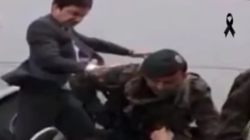 Consilierul premierul Turciei fotografiat în timp ce bătea un protestatar și-a luat concediu medical pentru răni la piciorul cu care a lovit - FOTO