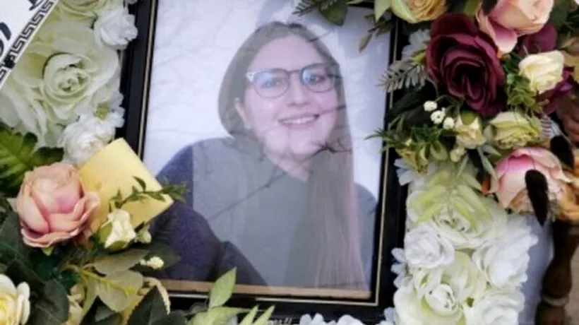 VIDEO | „Scumpetea lu' bunica. Unde te duci?”. Strigăte de durere la înmormântarea Ioanei, studenta de la medicină ucisă la Iași