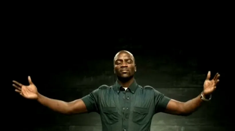 Cântărețul Akon: „Dacă afro-americanii ar trăi pentru scurt timp în Africa, ar plânge după condițiile din SUA