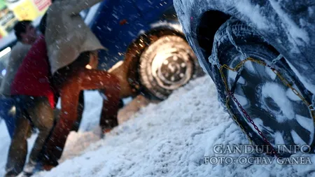 ZĂPADA îngreaunează traficul rutier în 11 județe. Care sunt cele 21 de drumuri naționale acoperite de zăpadă