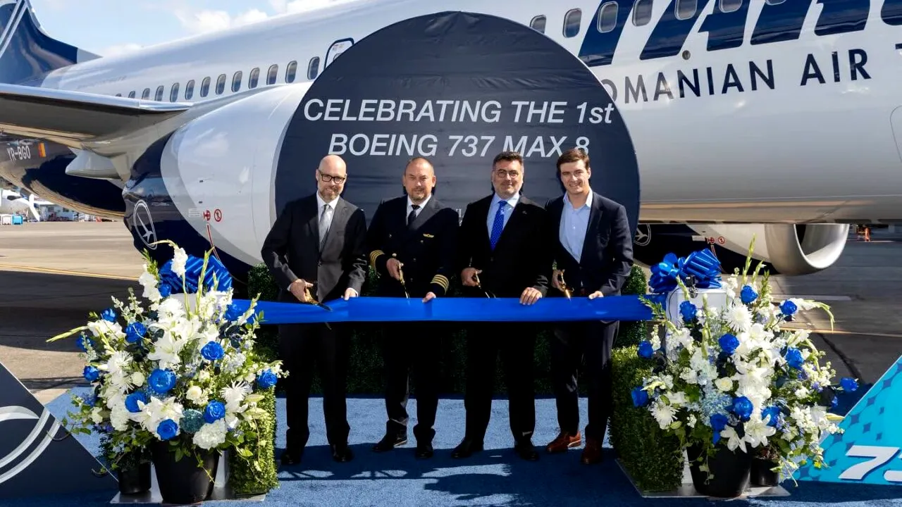 Premieră pentru TAROM. Un avion Boeing 737 MAX a intrat în flota companiei. Aeronava, denumită în memoria regretatului Mircea Lucescu