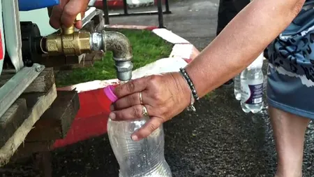 Elevii din 13 localități prahovene fac cursuri online, săptămâna viitoare, pe fondul crizei apei potabile. Cum e ajutată populația din zonele afectate
